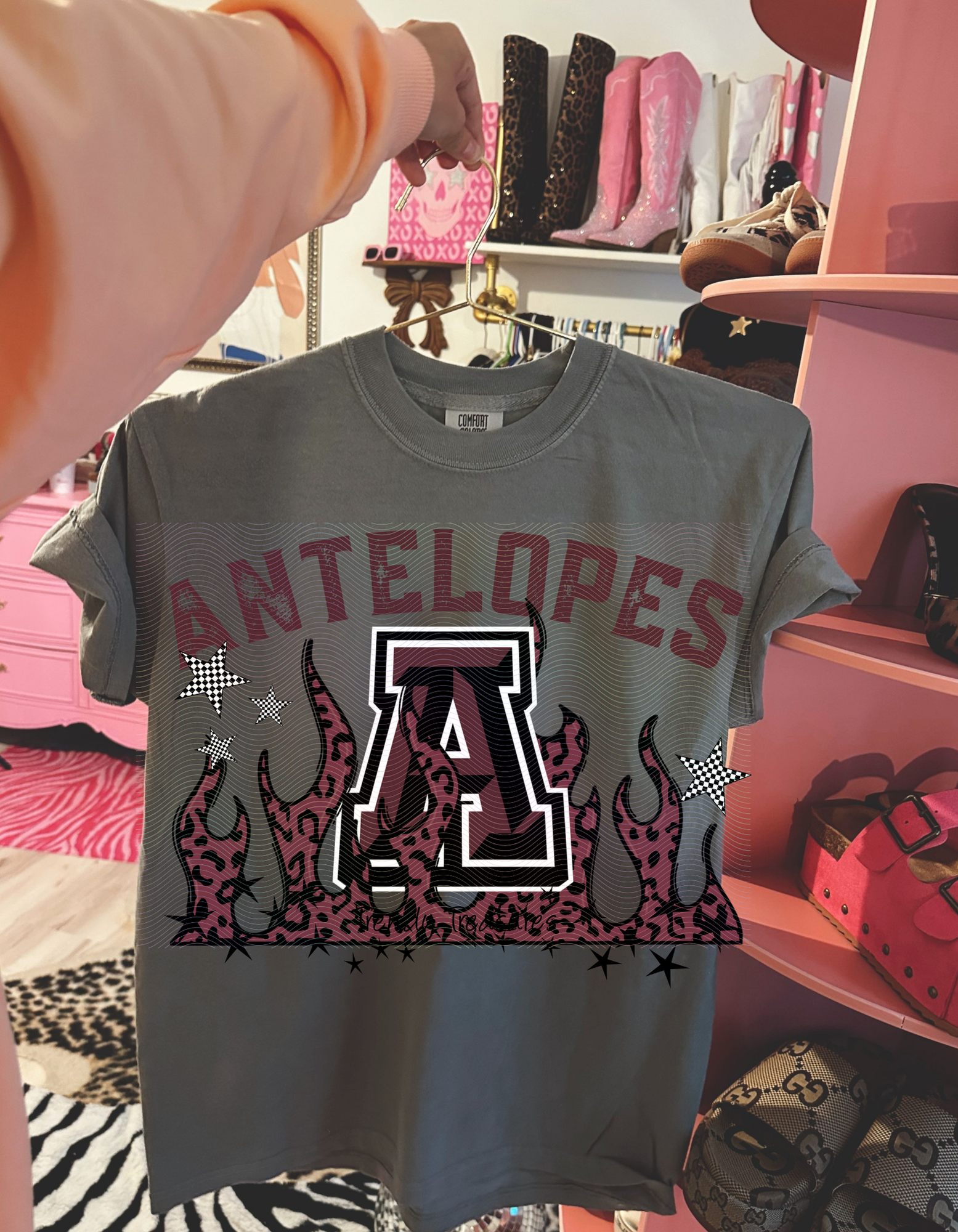 Antelopes flame tee