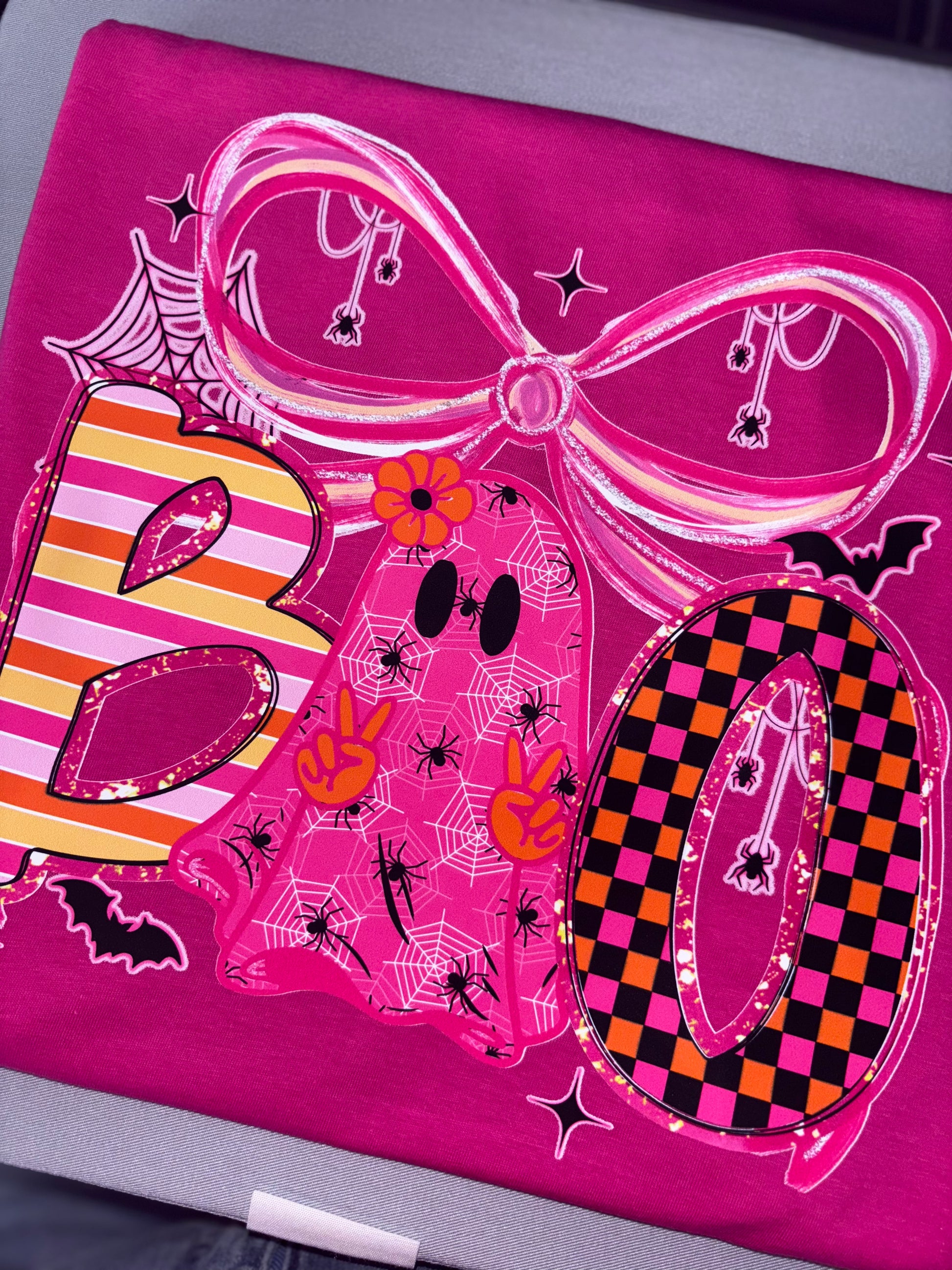 Boo pink tee